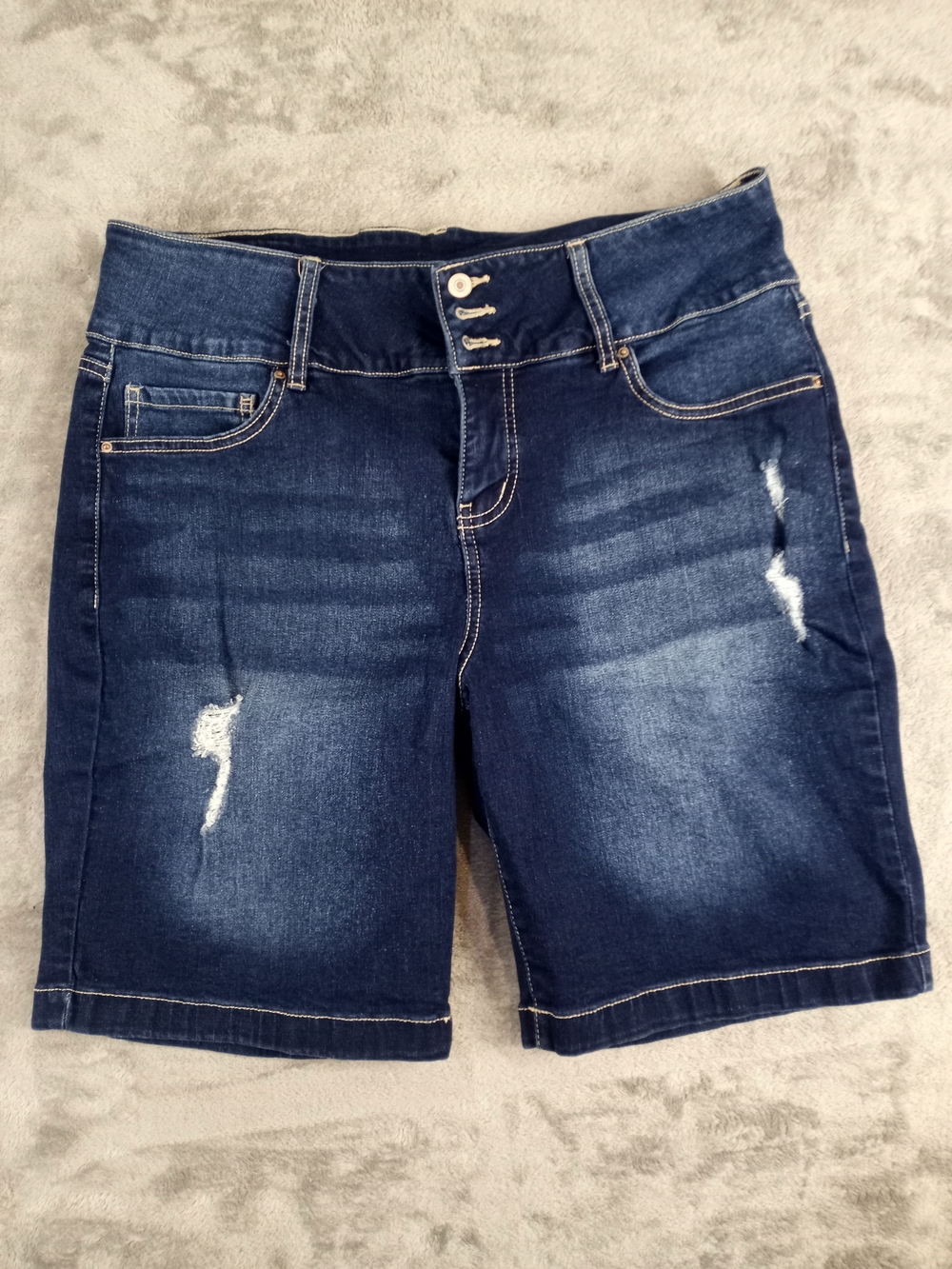 Royalty Slim Stretch Bermuda Dark Blue Distressed Denim Women’s Shorts Size 14P